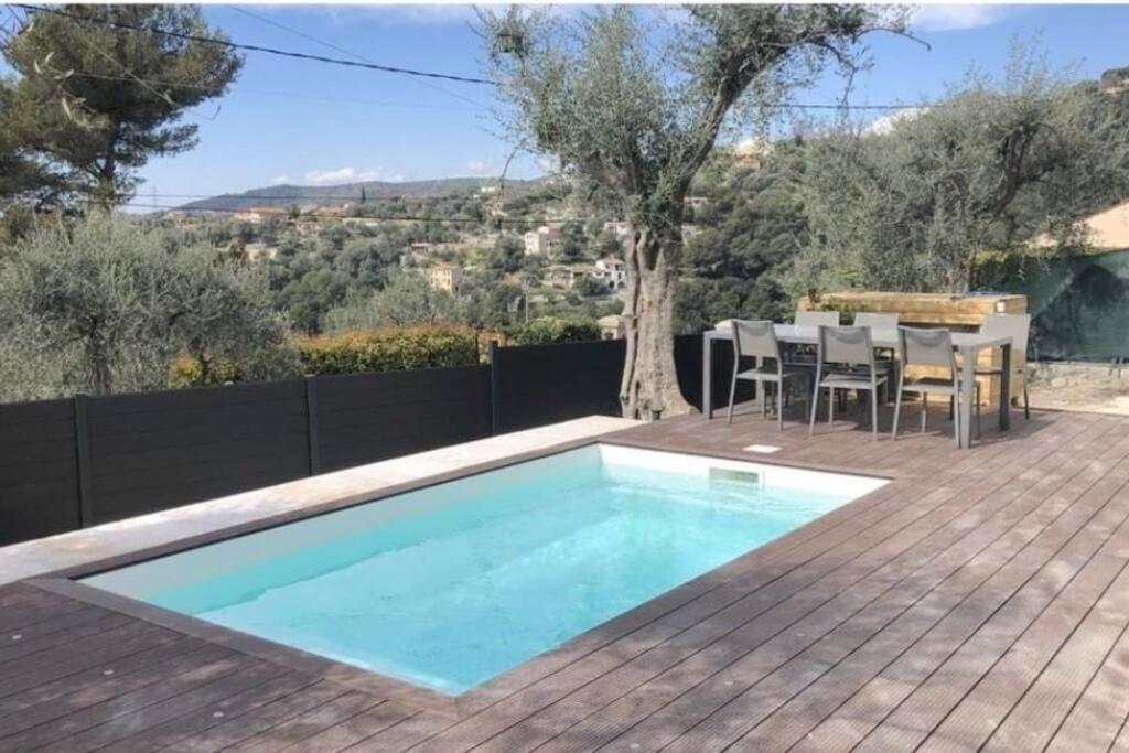 Nice, Magnifique Vue Mer Avec Piscine